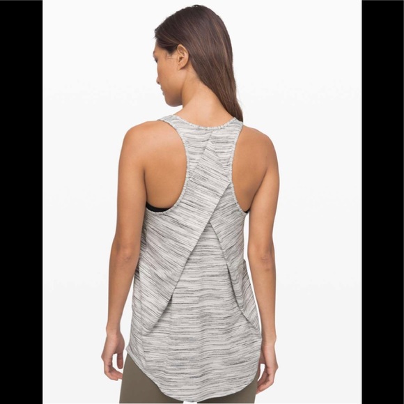 Lululemon Essential Tank Pleated *Seriously Light Luon - Picture 6 of 6